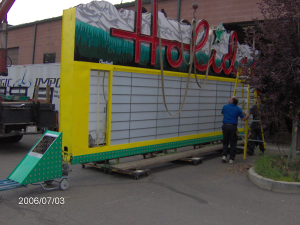 holiday sign, lighted sign, custom fabrication, broomfield, colorado, signdealz
