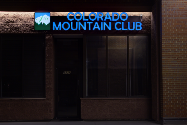 Colorado-Mountain-Club-custom-lighted-sign