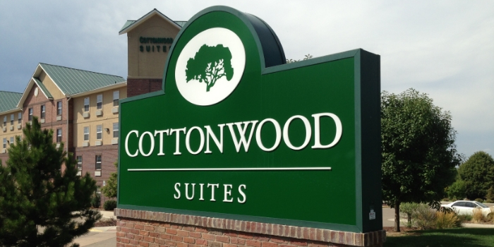 hotel monument signs