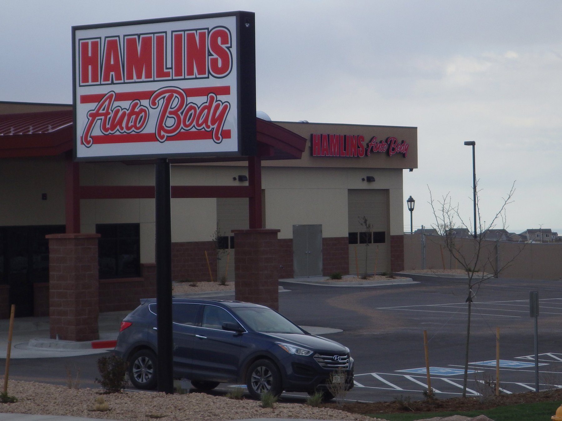 Hamlins_Pylon_Sign_plus_Channel_Letters