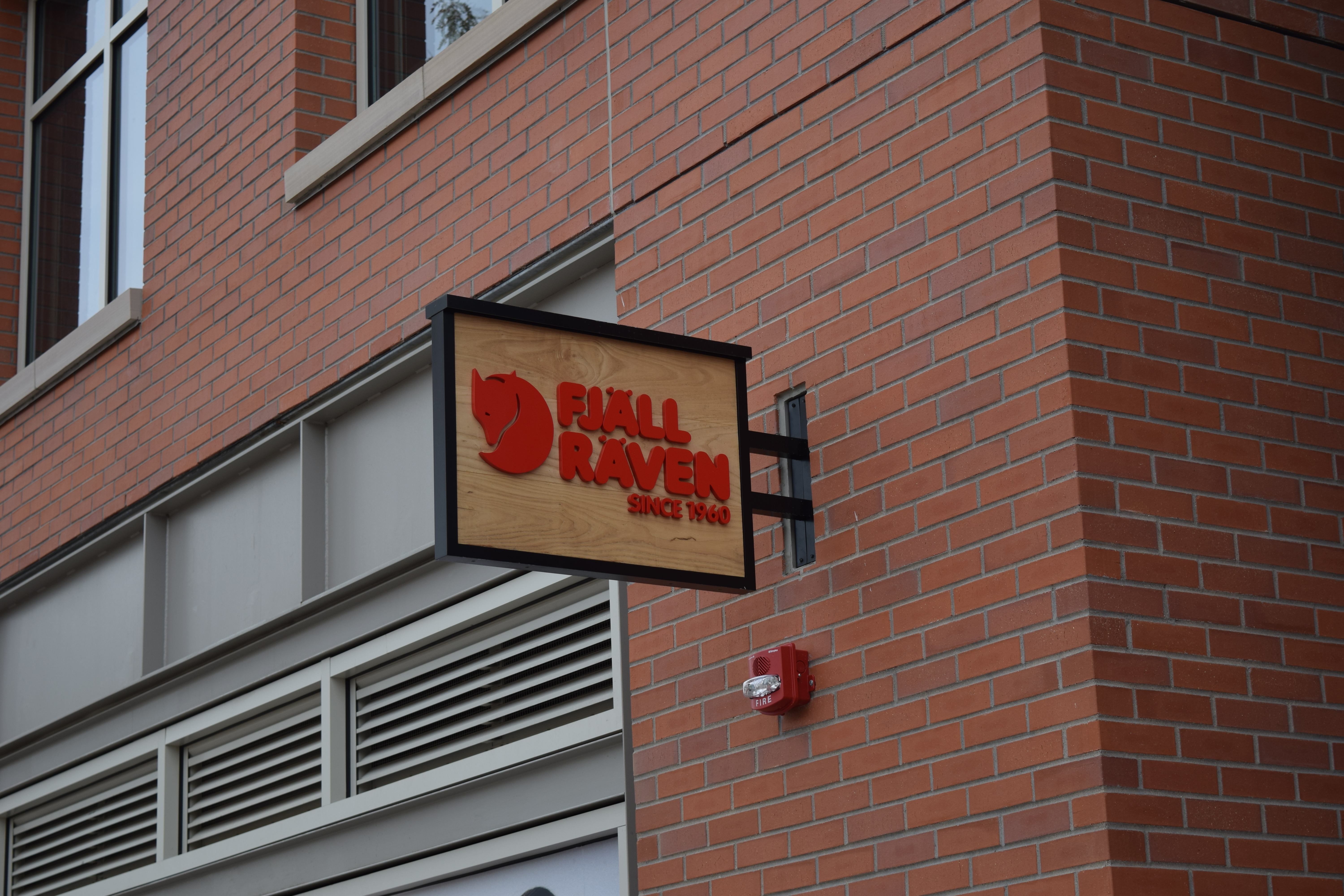 Signdealz Blade Sign