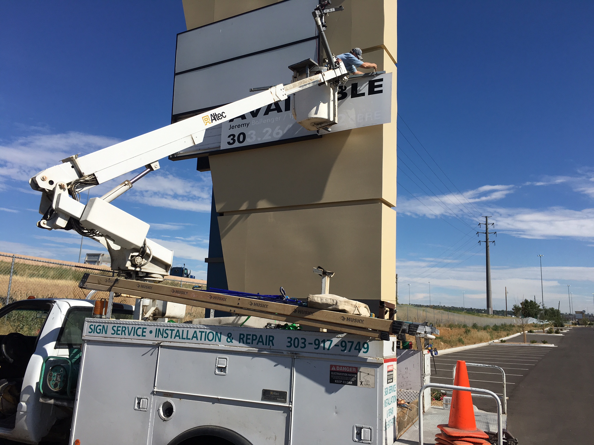 sign installation and service
