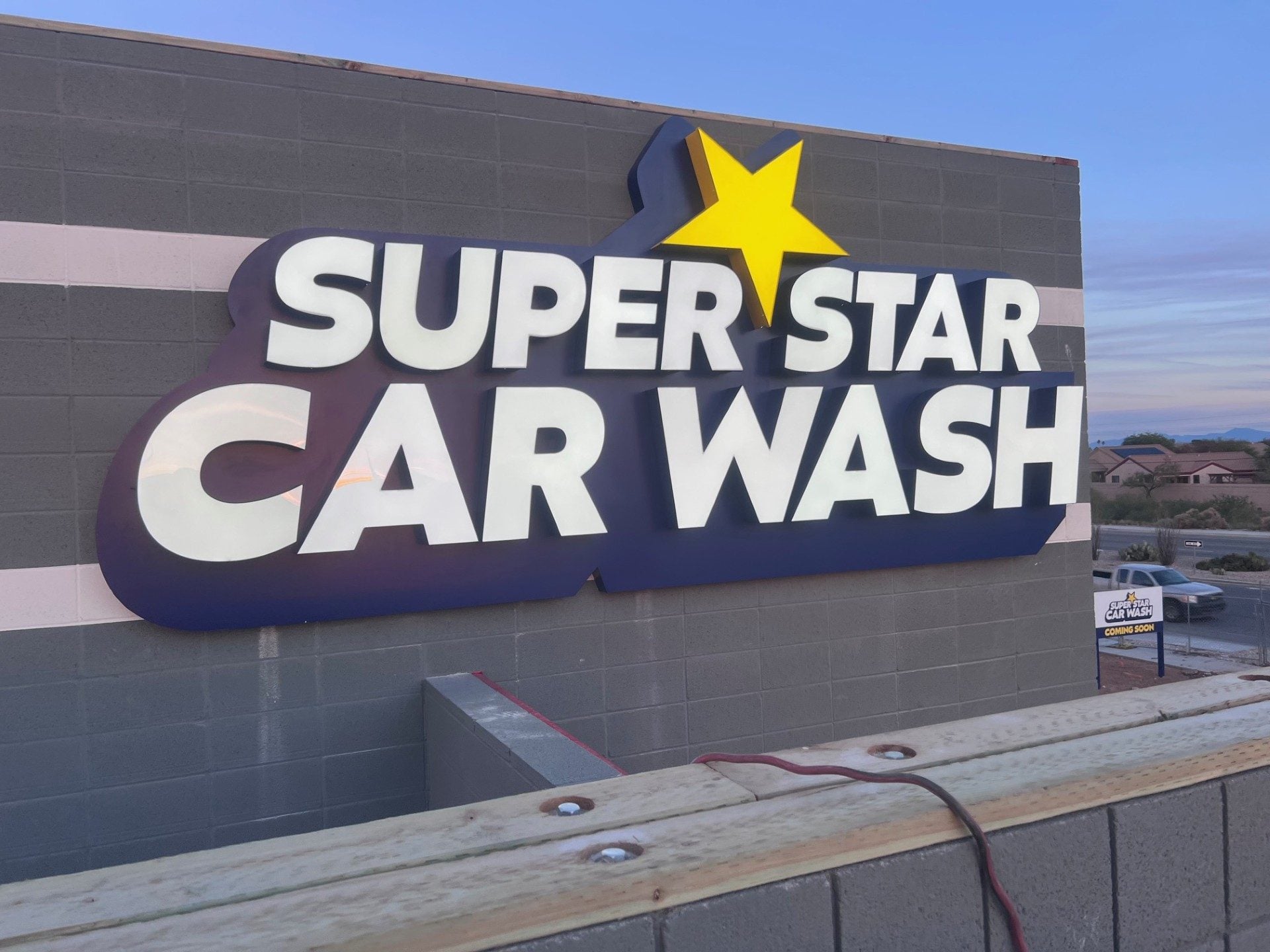 super-star-car-wash-tucson-az-channel-letters-01.jpeg